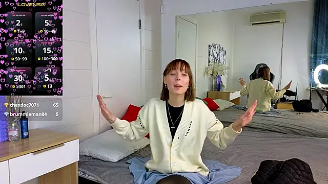 Snapshot of Crayzy_Luv chatting on December 14, 1:38 pm Crayzy Luv online show from December 14, 1:38 pm