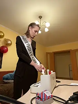 Snapshot of Crayzy_Luv chatting on February 10, 5:30 pm Crayzy Luv online show from February 10, 5:30 pm