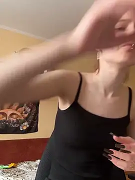 Snapshot of Crayzy_Luv chatting on February 14, 10:07 am Crayzy Luv online show from February 14, 10:07 am