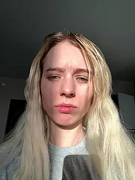 Snapshot of Crayzy_Luv chatting on January 14, 10:10 am Crayzy Luv online show from January 14, 10:10 am