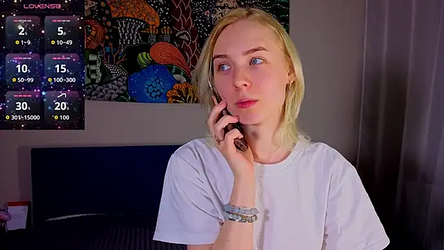 Snapshot of Crayzy_Luv chatting on March 28, 4:56 am Crayzy Luv online show from March 28, 4:56 am