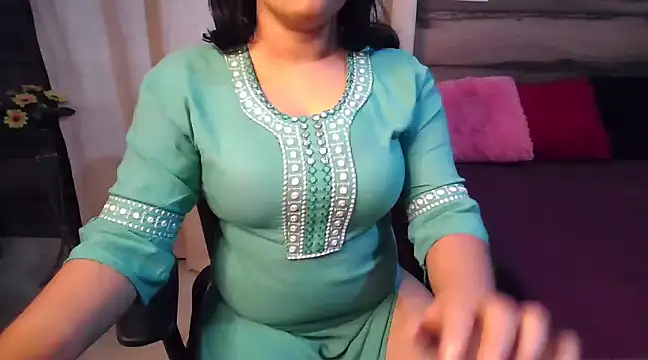 Trezza online show from December 6, 7:12 pm