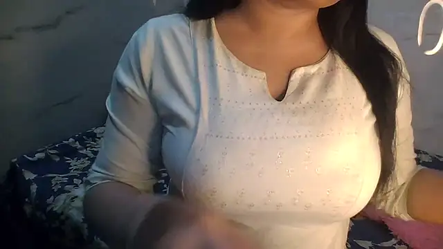 Snapshot of Trezza chatting on June 10, 9:57 pm Trezza online show from June 10, 9:57 pm