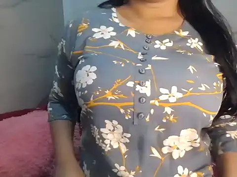 Trezza online show from July 4, 7:53 pm