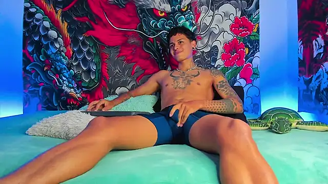 Maxi Gray online show from October 24, 8:33 am