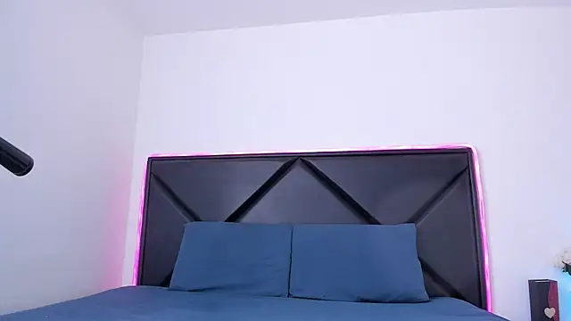 ScarlettAndClark online show from November 26, 2:51 pm