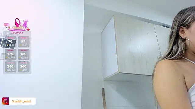 Snapshot of ScarlettAndClark chatting on February 12, 2:39 am ScarlettAndClark online show from February 12, 2:39 am