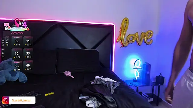 Snapshot of ScarlettAndClark chatting on February 27, 4:23 am ScarlettAndClark online show from February 27, 4:23 am