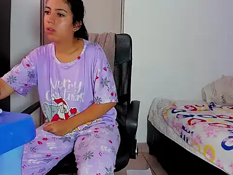 skinnyanai2 online show from December 14, 4:23 pm