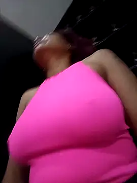 Snapshot of Dominik_girl chatting on February 17, 3:04 am Dominik girl online show from February 17, 3:04 am