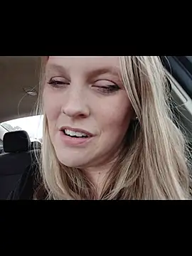 Cumonkatie online show from January 11, 1:27 pm