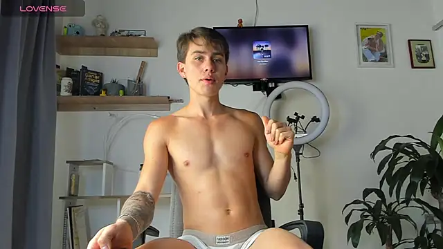 Snapshot of manucute_23_ chatting on October 19, 4:18 pm manucute 23  online show from October 19, 4:18 pm