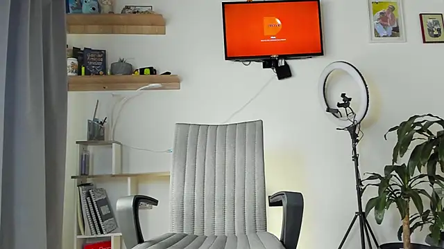 manucute 23  online show from November 30, 4:44 pm