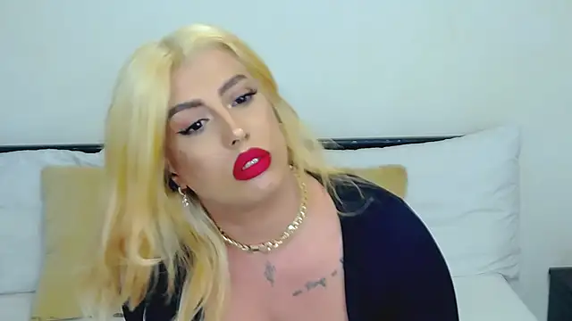 Snapshot of GiseleReine chatting on October 10, 8:46 am GiseleReine online show from October 10, 8:46 am