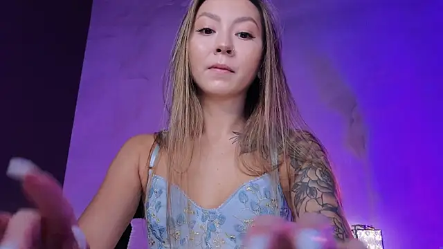 Snapshot of im_casey chatting on October 2, 8:43 am im casey online show from October 2, 8:43 am