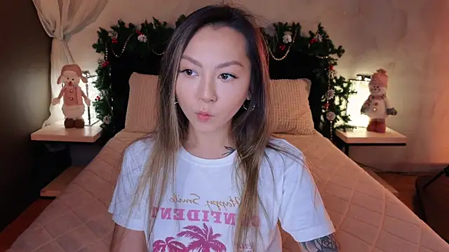 Snapshot of im_casey chatting on December 17, 6:19 am im casey online show from December 17, 6:19 am