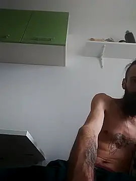 Snapshot of treeandmoon chatting on December 4, 10:02 am treeandmoon online show from December 4, 10:02 am