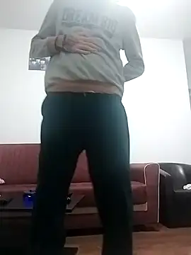 Snapshot of treeandmoon chatting on December 4, 1:42 pm treeandmoon online show from December 4, 1:42 pm