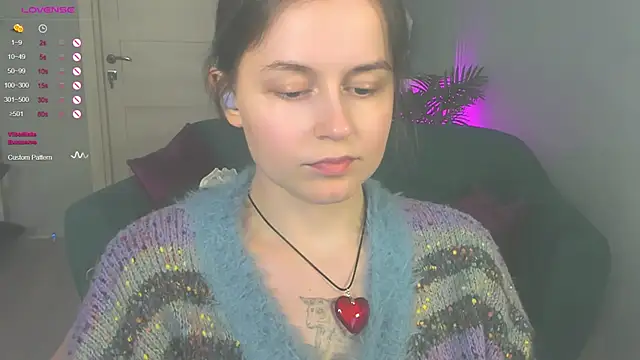 reb luvng online show from December 4, 5:55 pm