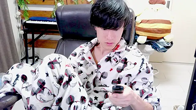 Snapshot of IroManager chatting on April 5, 8:06 pm IroManager online show from April 5, 8:06 pm