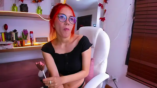 Snapshot of Irina_bx chatting on March 8, 6:58 pm Irina bx online show from March 8, 6:58 pm