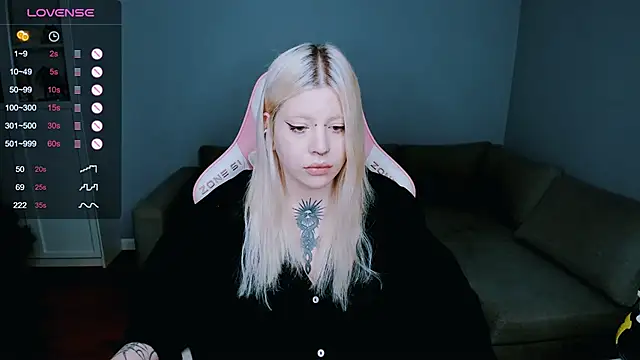 Snapshot of __leslie__ chatting on December 28, 7:33 pm leslie online show from December 28, 7:33 pm