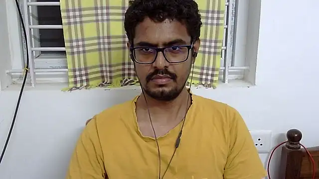 Snapshot of The_SHY_uncut chatting on October 1, 5:19 pm The SHY uncut online show from October 1, 5:19 pm