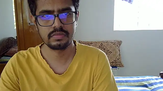 Snapshot of The_SHY_uncut chatting on October 2, 5:25 am The SHY uncut online show from October 2, 5:25 am