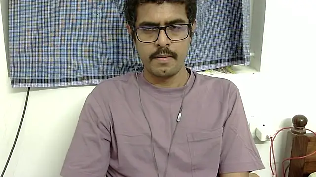 Snapshot of The_SHY_uncut chatting on October 18, 1:12 pm The SHY uncut online show from October 18, 1:12 pm