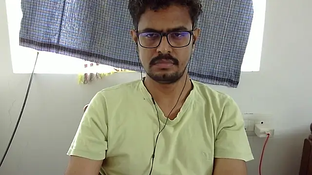 Snapshot of The_SHY_uncut chatting on November 9, 6:23 am The SHY uncut online show from November 9, 6:23 am