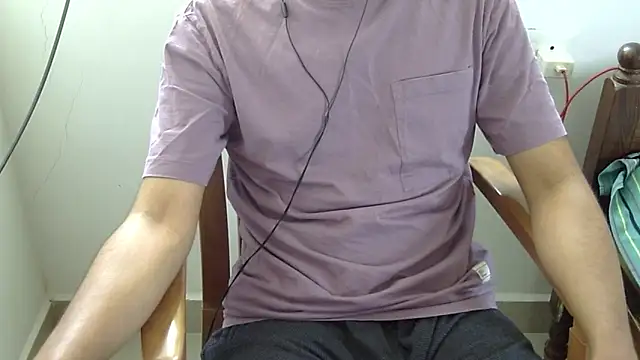 Snapshot of The_SHY_uncut chatting on April 12, 5:12 am The SHY uncut online show from April 12, 5:12 am