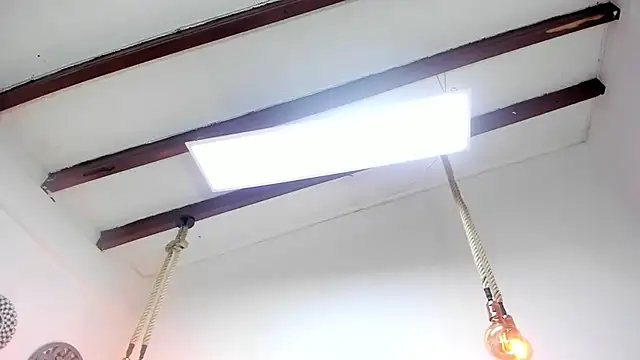 Oriana Guzman online show from February 12, 12:44 pm