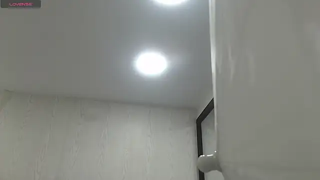 Oriana Guzman online show from February 28, 11:03 am