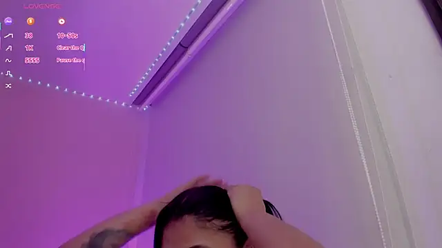 Snapshot of Oriana_Guzman chatting on March 20, 3:00 am Oriana Guzman online show from March 20, 3:00 am