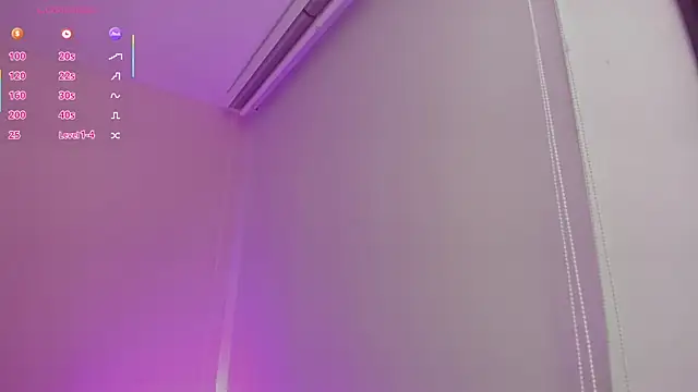 Snapshot of Oriana_Guzman chatting on April 9, 10:59 pm Oriana Guzman online show from April 9, 10:59 pm