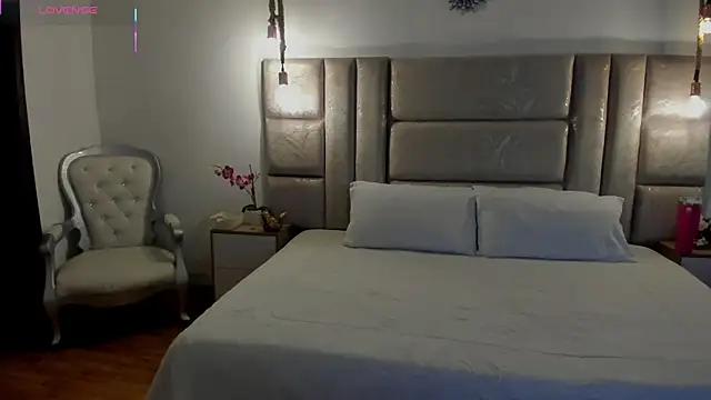 Oriana Guzman online show from July 29, 11:03 pm