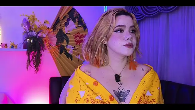 albaismynameX online show from November 15, 12:13 pm