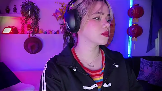 albaismynameX online show from March 14, 12:10 pm