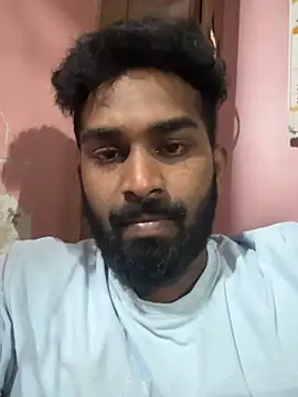 Snapshot of Handsomehunk_4U chatting on December 17, 5:26 pm Handsomehunk 4U online show from December 17, 5:26 pm