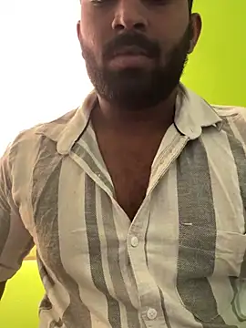 Snapshot of Handsomehunk_4U chatting on February 4, 3:44 am Handsomehunk 4U online show from February 4, 3:44 am