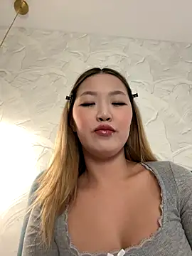 Aiko Yumi online show from November 28, 7:49 pm