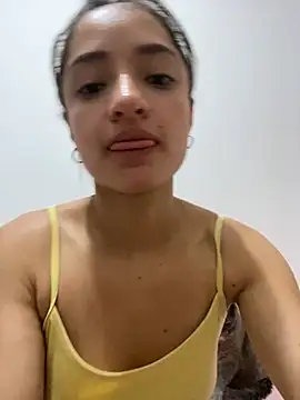 Snapshot of Alicia_ALICIA chatting on April 14, 5:52 pm Alicia ALICIA online show from April 14, 5:52 pm