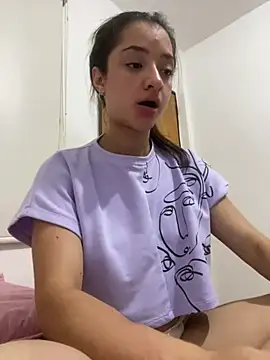 Snapshot of Alicia_ALICIA chatting on April 27, 3:04 am Alicia ALICIA online show from April 27, 3:04 am