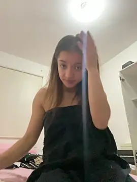 Snapshot of Alicia_ALICIA chatting on May 5, 4:59 pm Alicia ALICIA online show from May 5, 4:59 pm