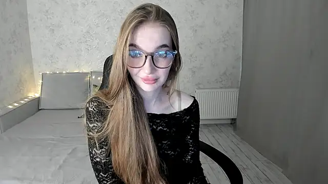 LissaCain online show from November 12, 4:46 am