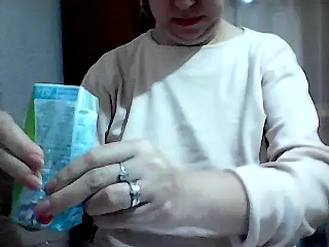 Snapshot of AnaXBerry chatting on January 22, 5:59 pm AnaXBerry online show from January 22, 5:59 pm