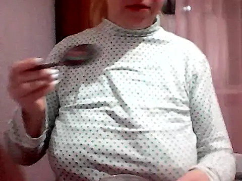 Snapshot of AnaXBerry chatting on March 3, 5:39 pm AnaXBerry online show from March 3, 5:39 pm