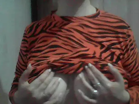 Snapshot of AnaXBerry chatting on March 31, 6:08 pm AnaXBerry online show from March 31, 6:08 pm