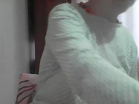 Snapshot of AnaXBerry chatting on April 26, 6:22 am AnaXBerry online show from April 26, 6:22 am