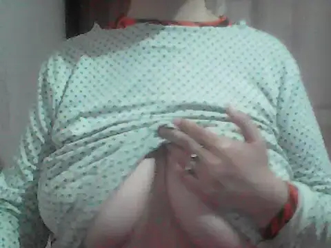 Snapshot of AnaXBerry chatting on April 26, 6:27 pm AnaXBerry online show from April 26, 6:27 pm
